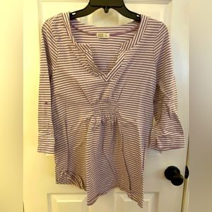Tunic maternity top with adjustable sleeves